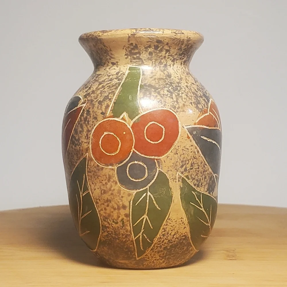 VINTAGE Nestor Molina Hand Carved & Painted Nicaraguan Floral Pottery Vase EUC